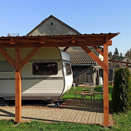 Hotel Pole U Mani Wizajny Exteriér fotografie